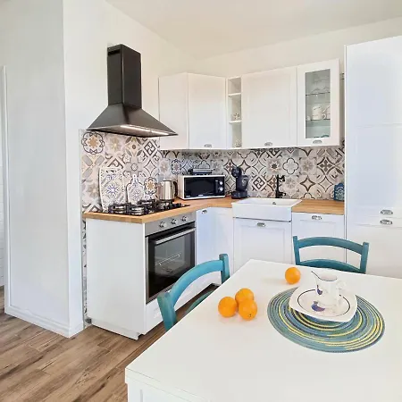 Semesterbostad Colombo 100m From The