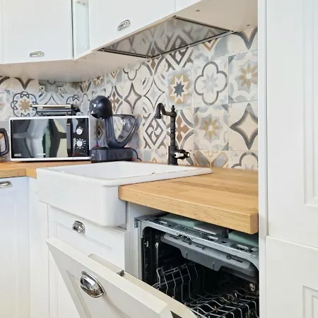 Colombo 100m From The *